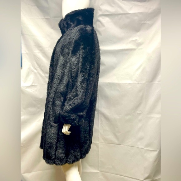 DENNIS BASSO BOUTIQUE FAUX FUR NWOT COAT HIDDEN SNAP CLAPS SIDE POCKETS & MORE - Picture 14 of 17